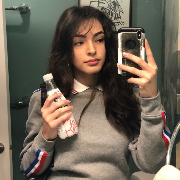 Meet your Posher, Maureen - Picture 1 of 1